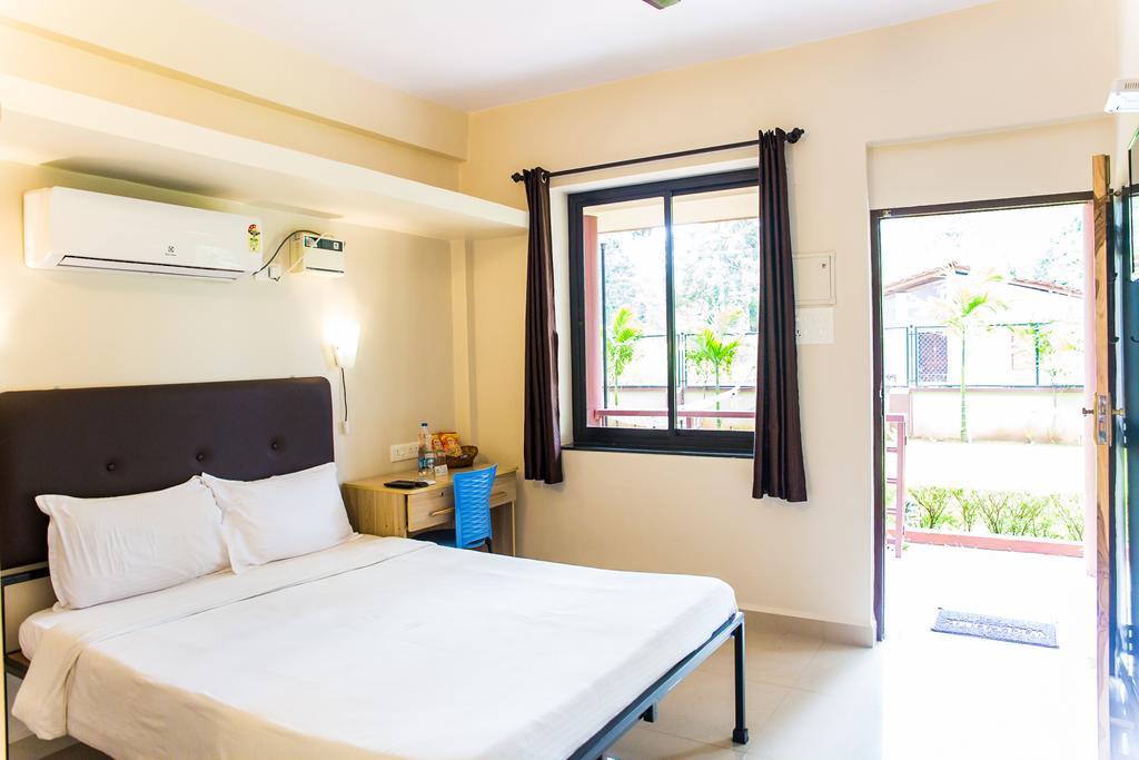 Lazy Frog Guest House Cavelossim Ngoại thất bức ảnh