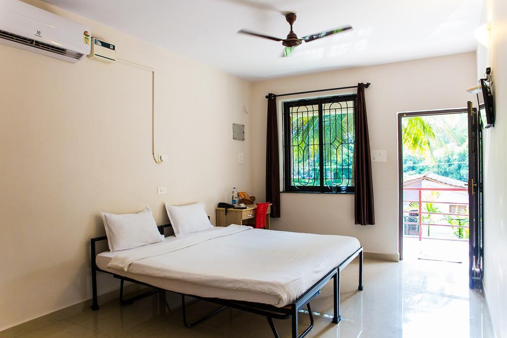 Lazy Frog Guest House Cavelossim Ngoại thất bức ảnh